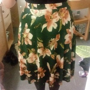Gilli floral flare skirt M